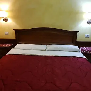 3* Alojamento de Acomodação e Pequeno-almoço Pitagora House